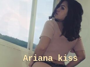 Ariana_kiss