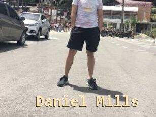 Daniel_Mills