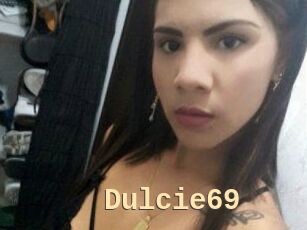 Dulcie_69