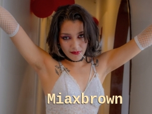 Miaxbrown