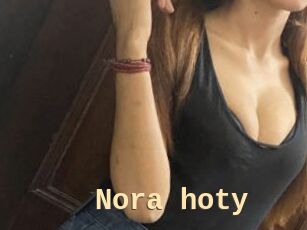 Nora_hoty