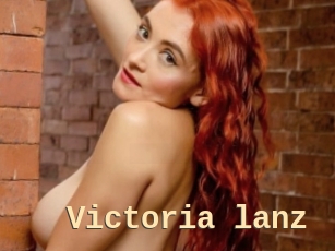 Victoria_lanz